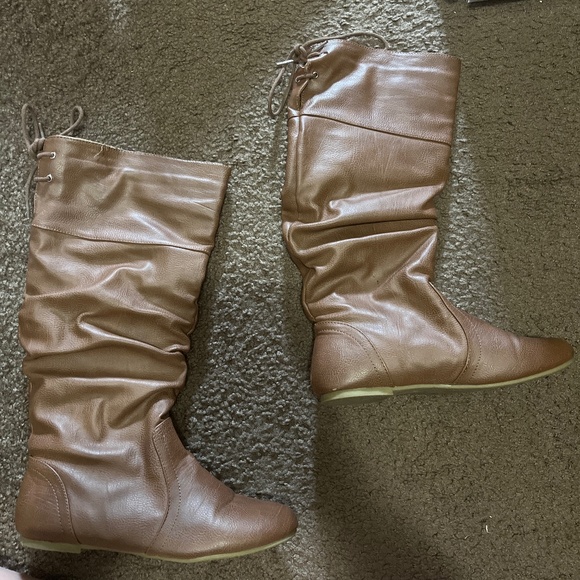 Charlotte Russe brown boots - Picture 1 of 2